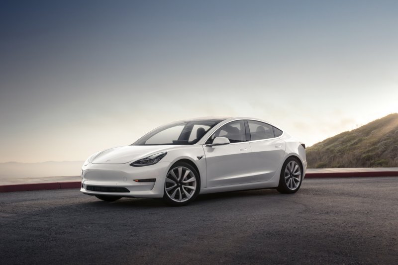 Tampilan Tesla Model 3.