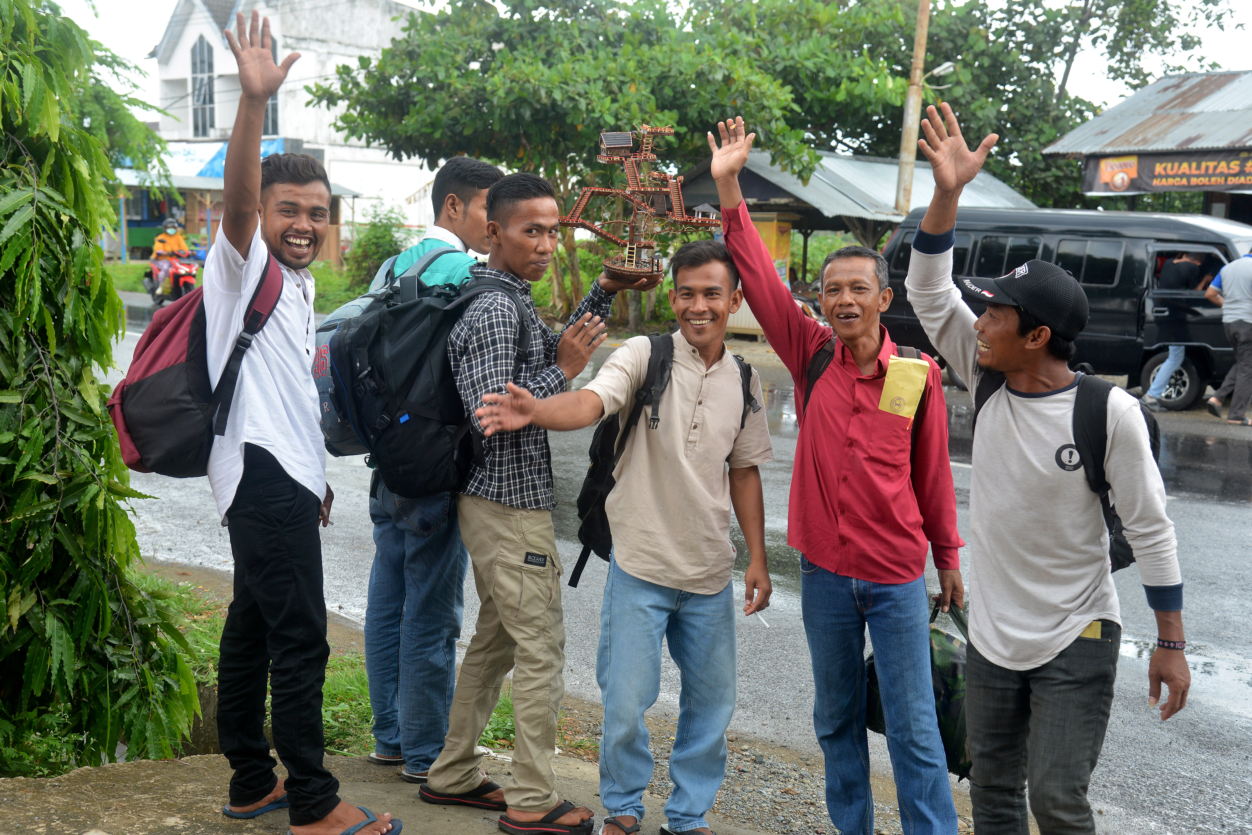 Kementerian Hukum dan HAM membebaskan napi untuk menjalani asimilasi terkait pencegahan Covid-19.