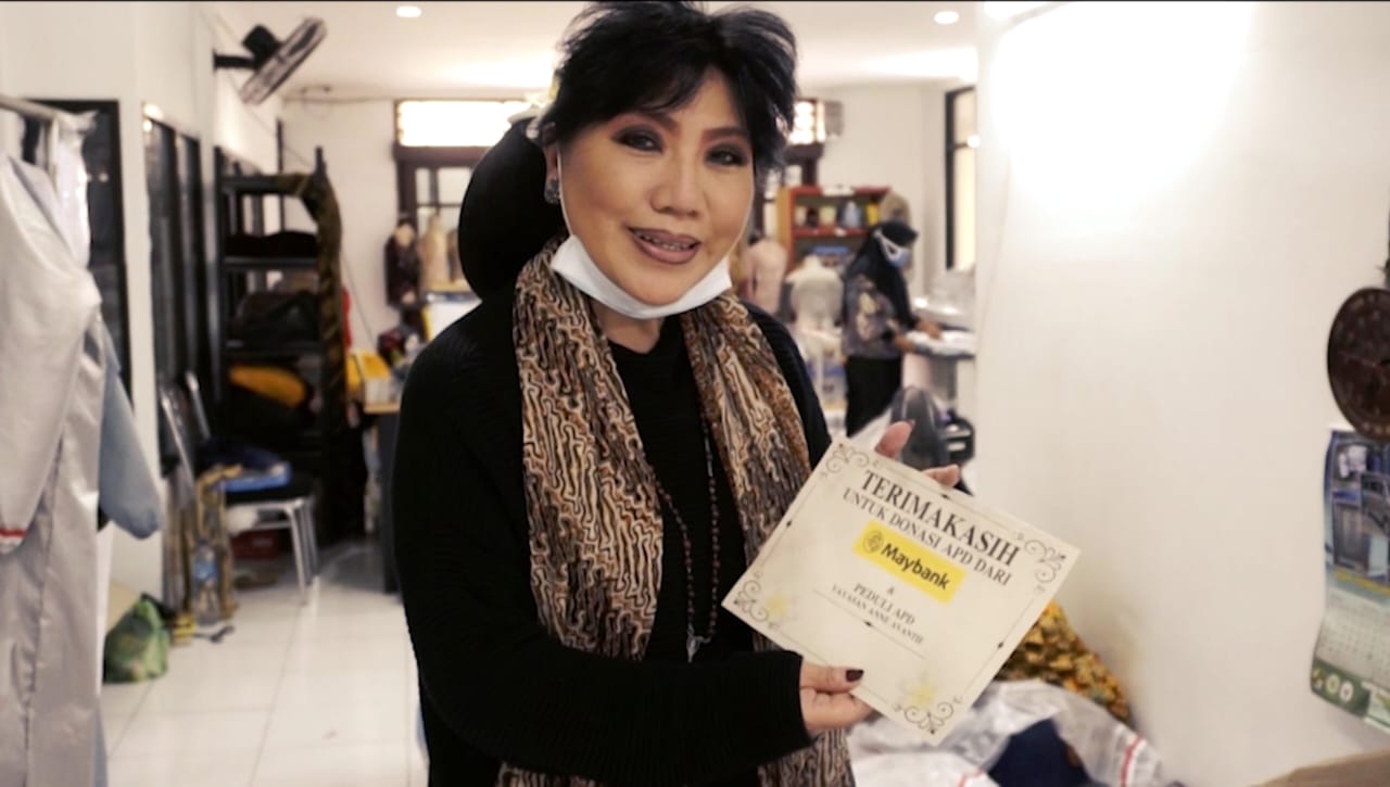 Maybank bekerja sama dengan Yayasan Anne Avantie dalam pengadaan alat pelindung diri (APD).