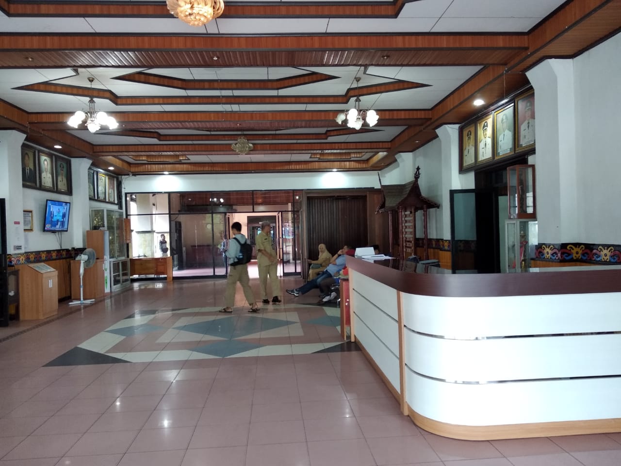 Suasana di Kantor Bupati Kotawaringin Timur. Bupati Kotim telah memerintahkan rumah dinasnya digunakan untuk tenaga medis.