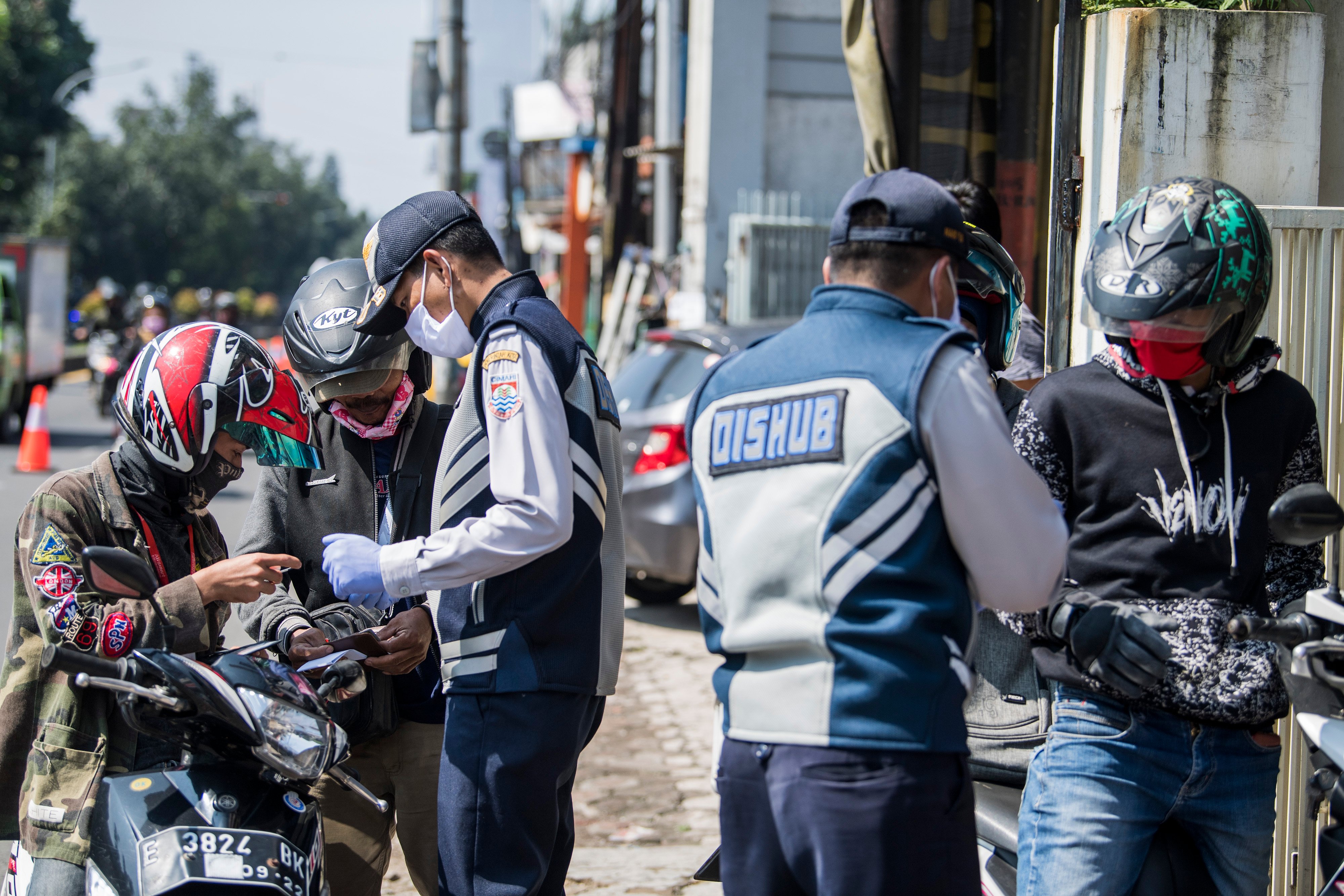 Pemudik dari Surabaya Tularkan Covid-19 di Cimahi