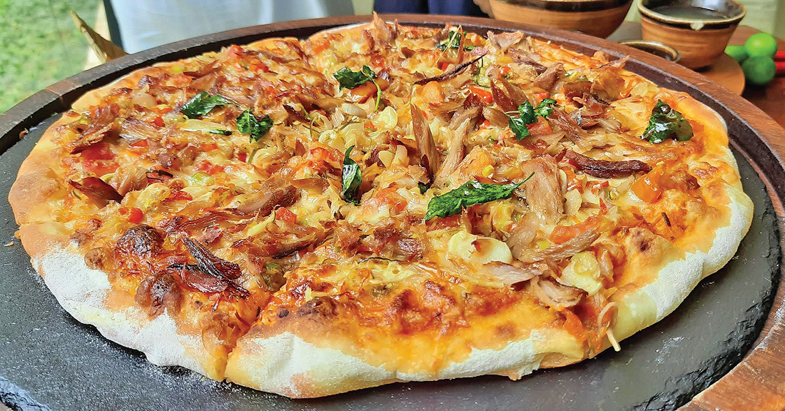 Pizza Sambal Matah Ikan Cakalang.
