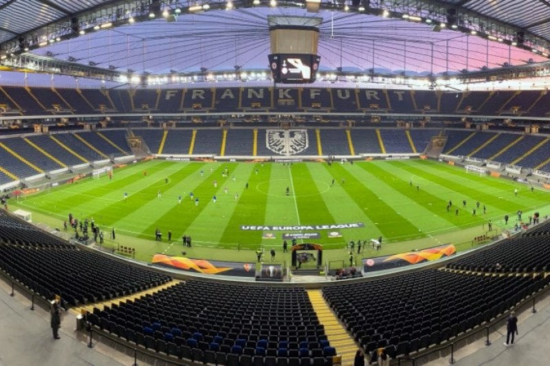 Stadion Eintracht diubah namanya menjadi Deutsche Bank Park.