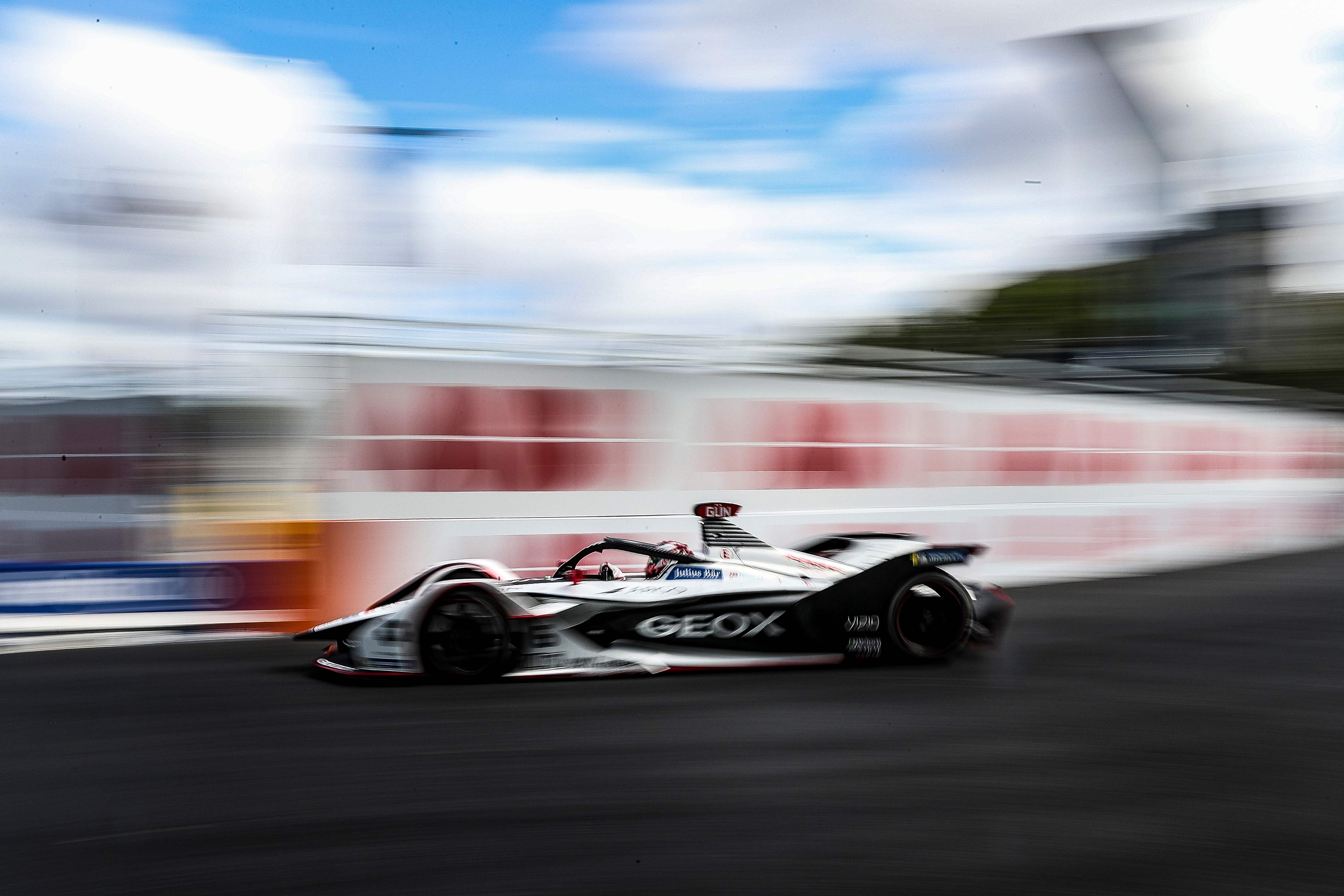 Pembalap Formula E Maximilian Guenther