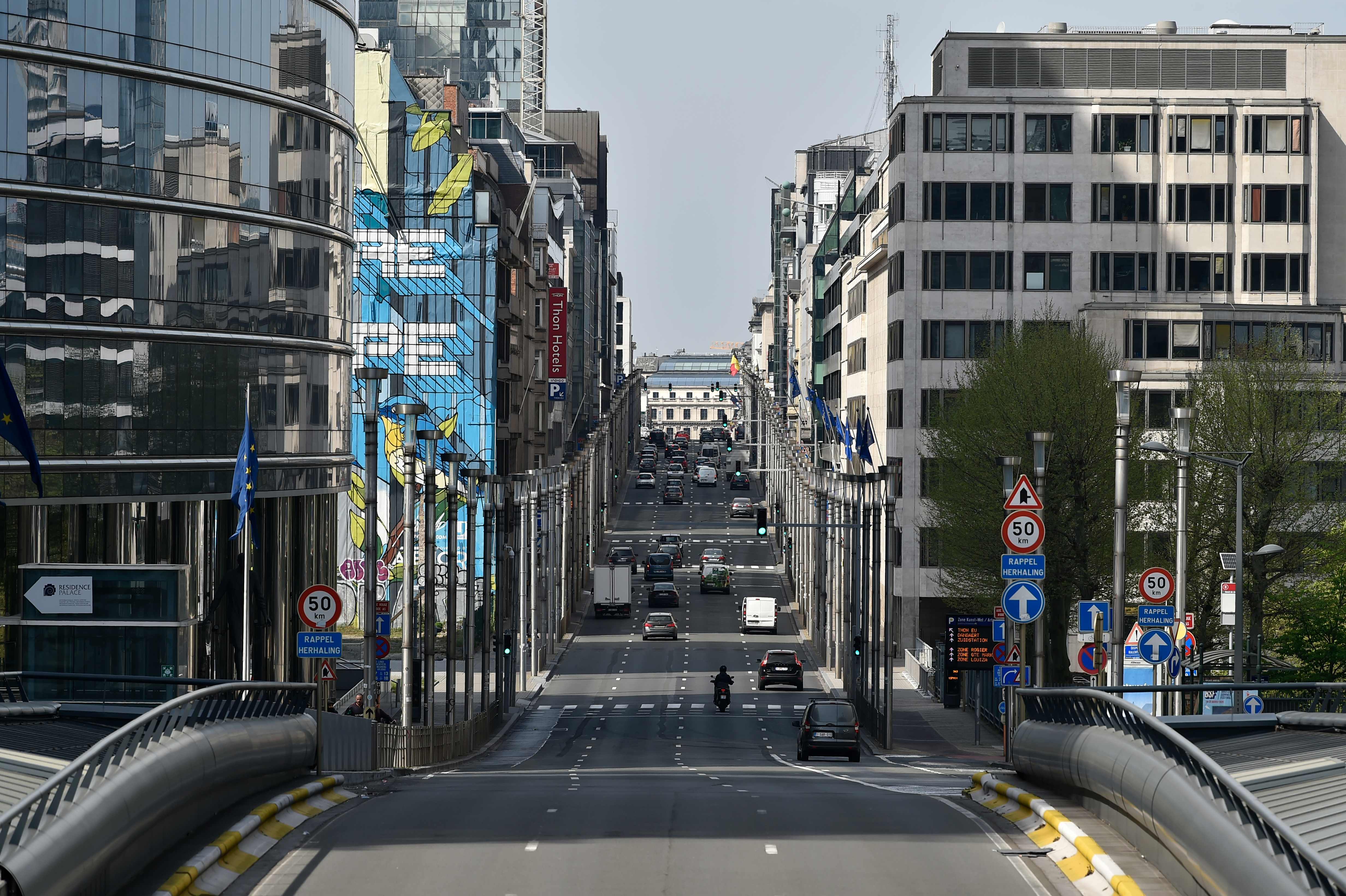Jalanan kota Brussels yang sepi akibat lockdown yang diberlakukan di Belgia.