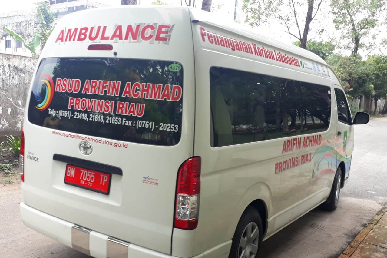Ambulans Rumah Sakit Umum Daerah Arifin Achmad (RSUDAA) Riau