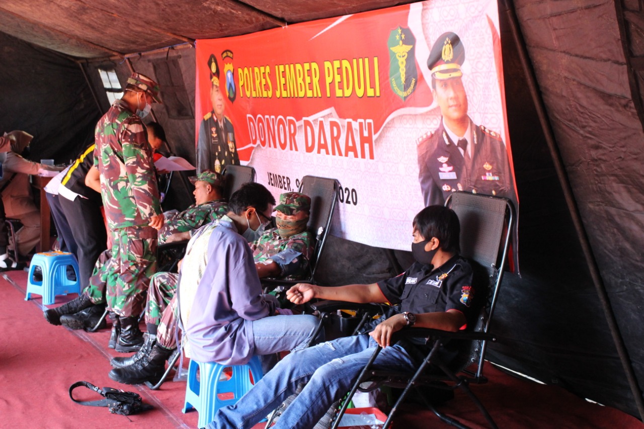 Donor darah yang diinisiasi Polres Jember ini bertujuan mengatasi kekurangan stok darah di PMI Jember. 