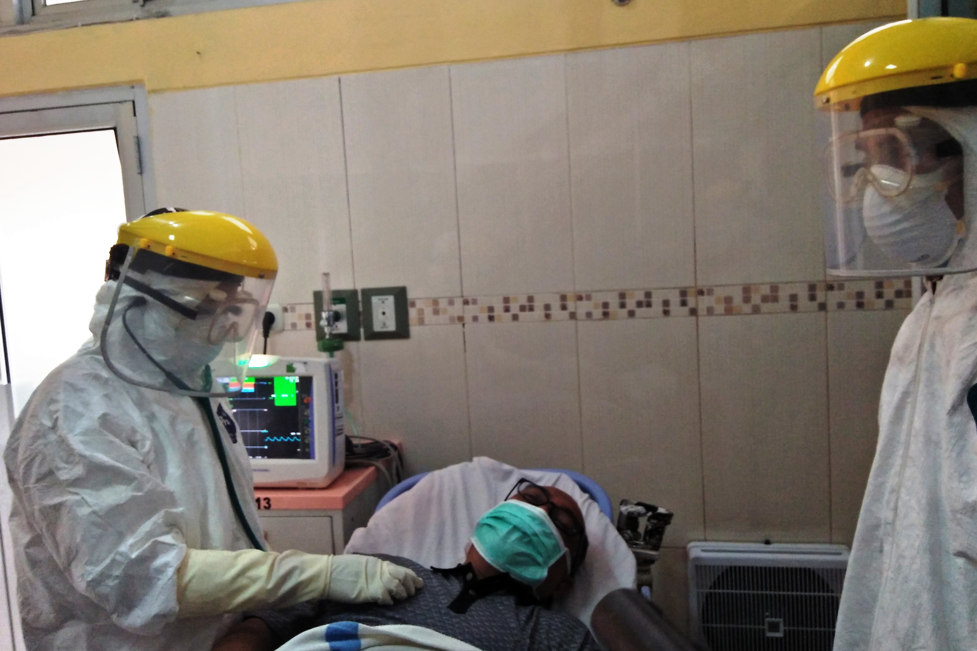 Ilustrasi penanganan pasien korona.