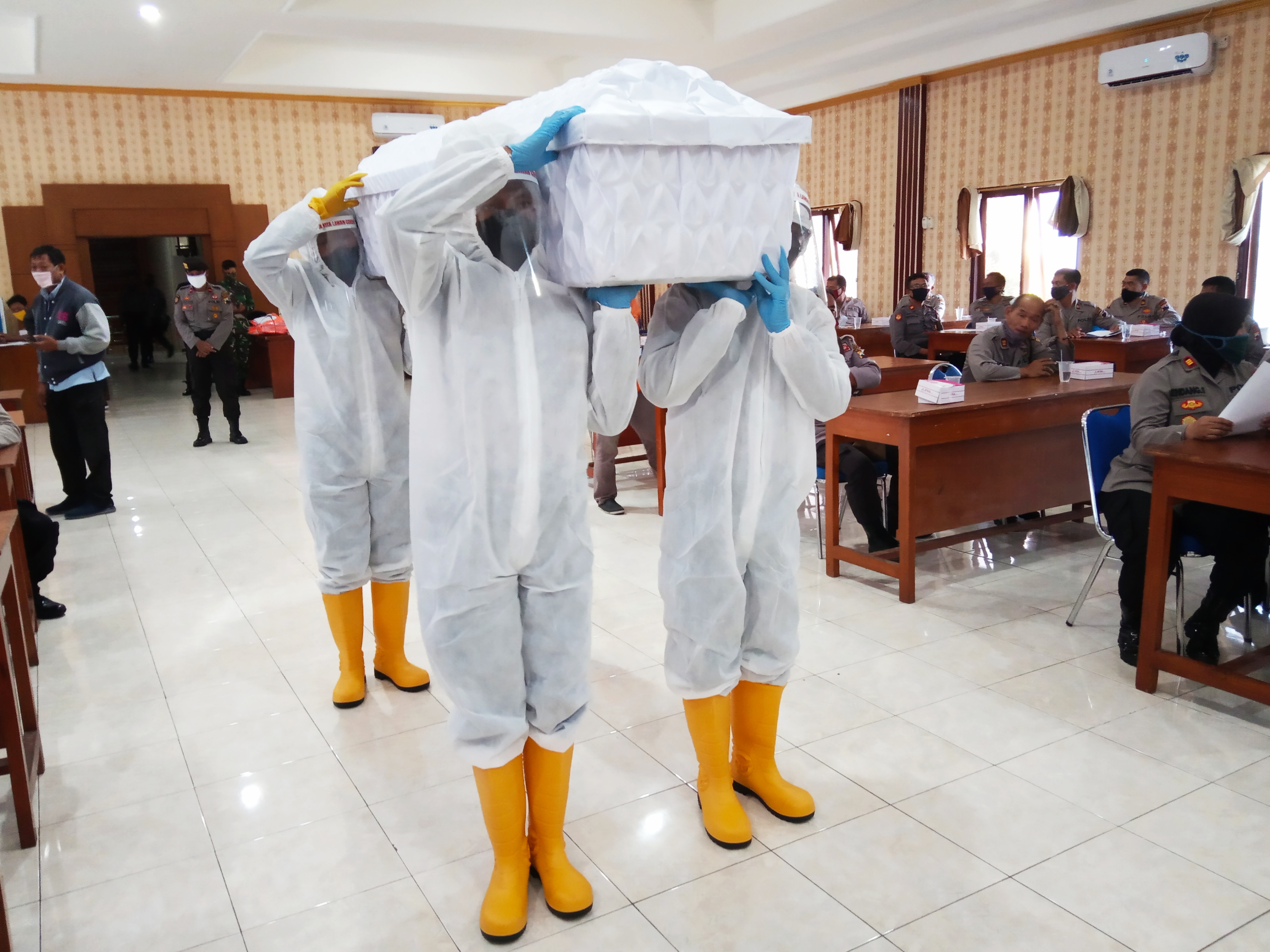 Pelatihan pemulasaran jenazah covid-19, diikuti anggota dari 24 Polsek, di wilayah hukum Polres Klaten.