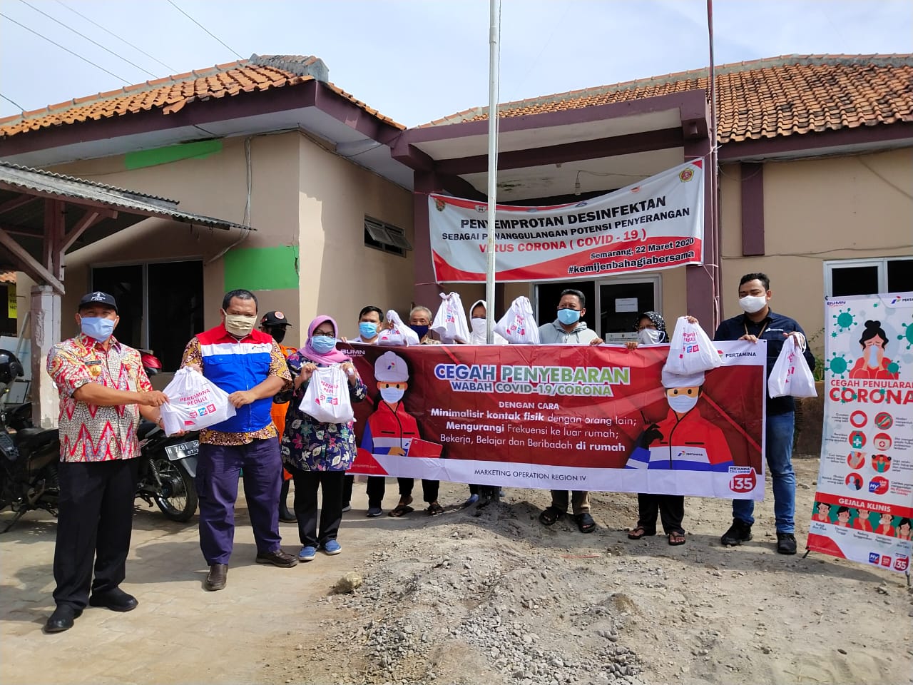 PT Pertamina (Persero) melalui Marketing Operation Region IV (MOR IV) memberikan bantuan sembako di Yogyakarta, Kamis (16/4/2020).