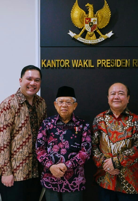 Pengamat Koperasi Digital Chandra Vokav Saritua (kiri) dan Wapres Mar'uf Amin