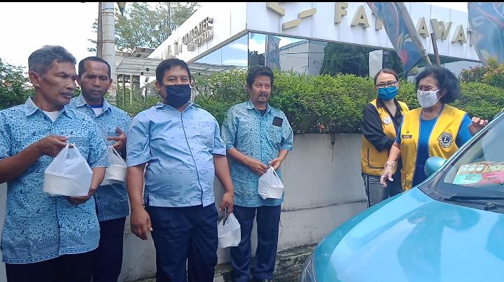 Bantuan yang berupa paket sembako, makanan siap santap, dan masker kain itu diberikan secara bertahap sejak 25 Maret hingga kini.