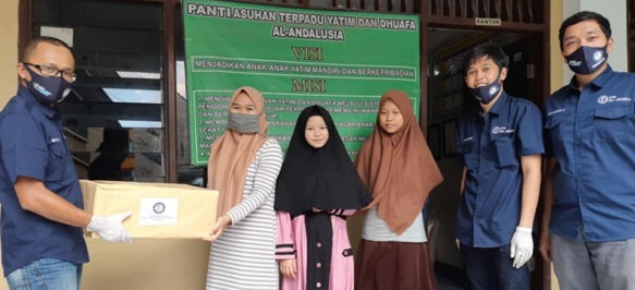 DPW Serikat Pekerja BPJAMSOSTEK DKI Jakarta memberi bantuan sosial kepada beberapa panti asuhan di DKI Jakarta, Sabtu (25/04)