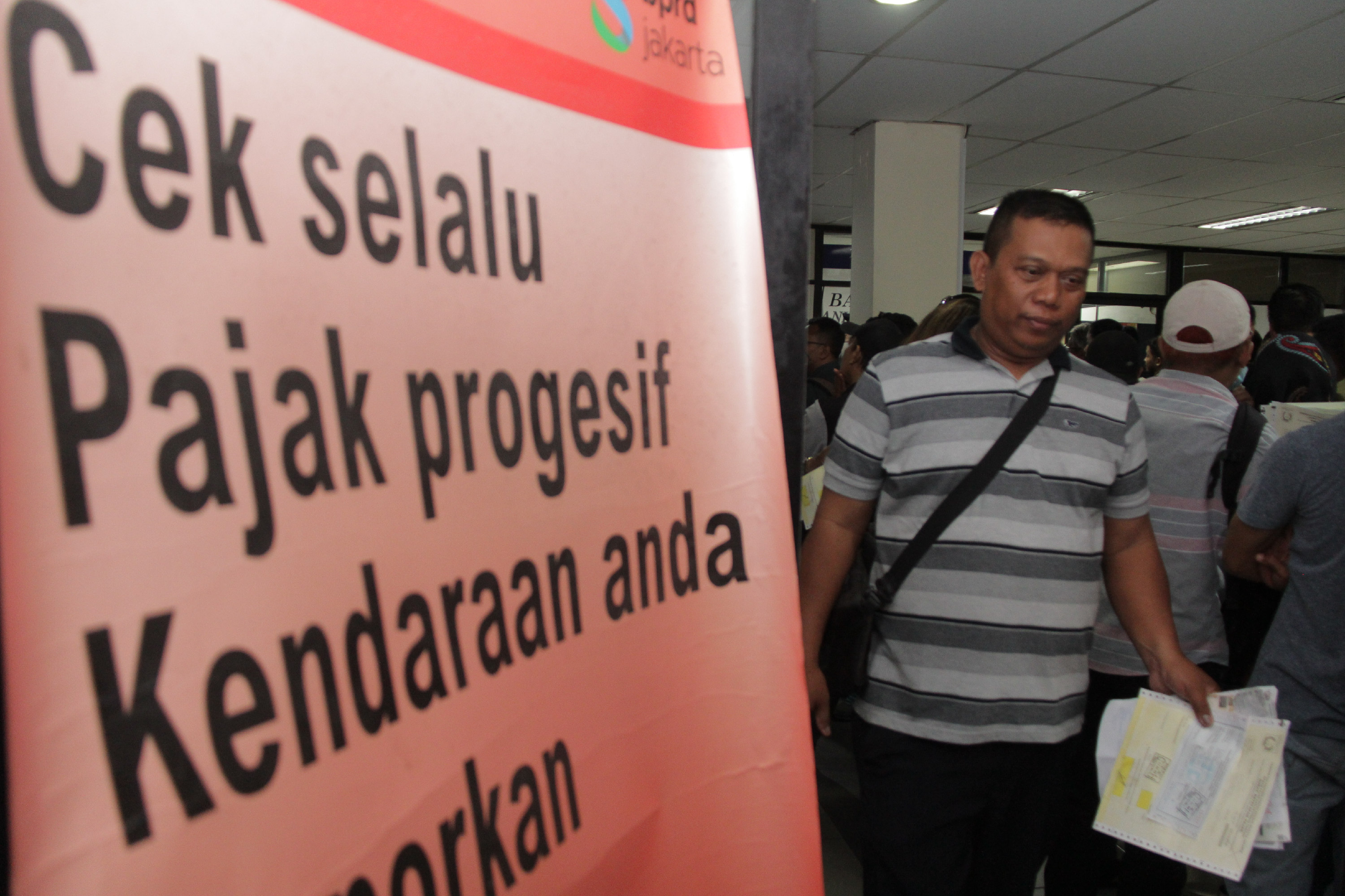 Pemberitahuan soal pajak di kantor samsat Polda Metro Jaya