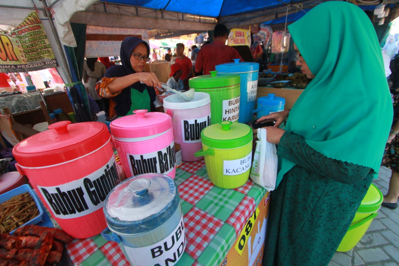 Pasar Wadai Ramadan kini hanya melayani secara online selama Ramadan, sekaligus solusi pandemik covid-19.