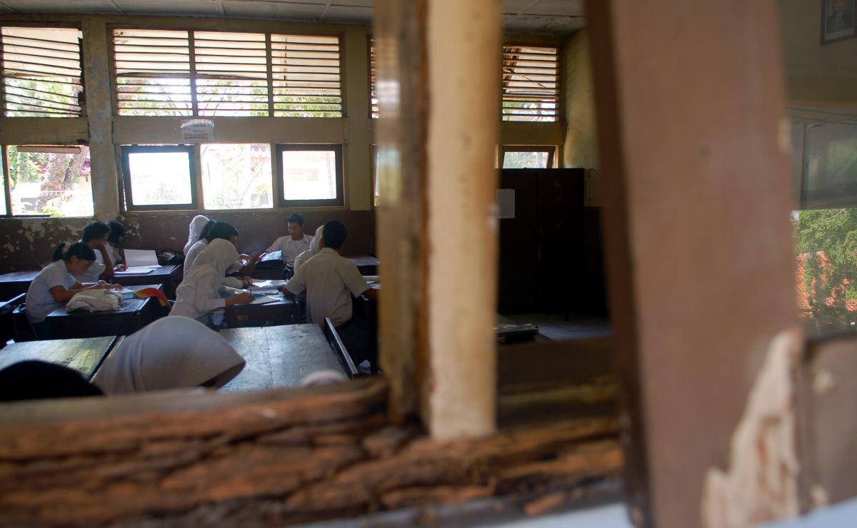 Ilustrasi sekolah rusak