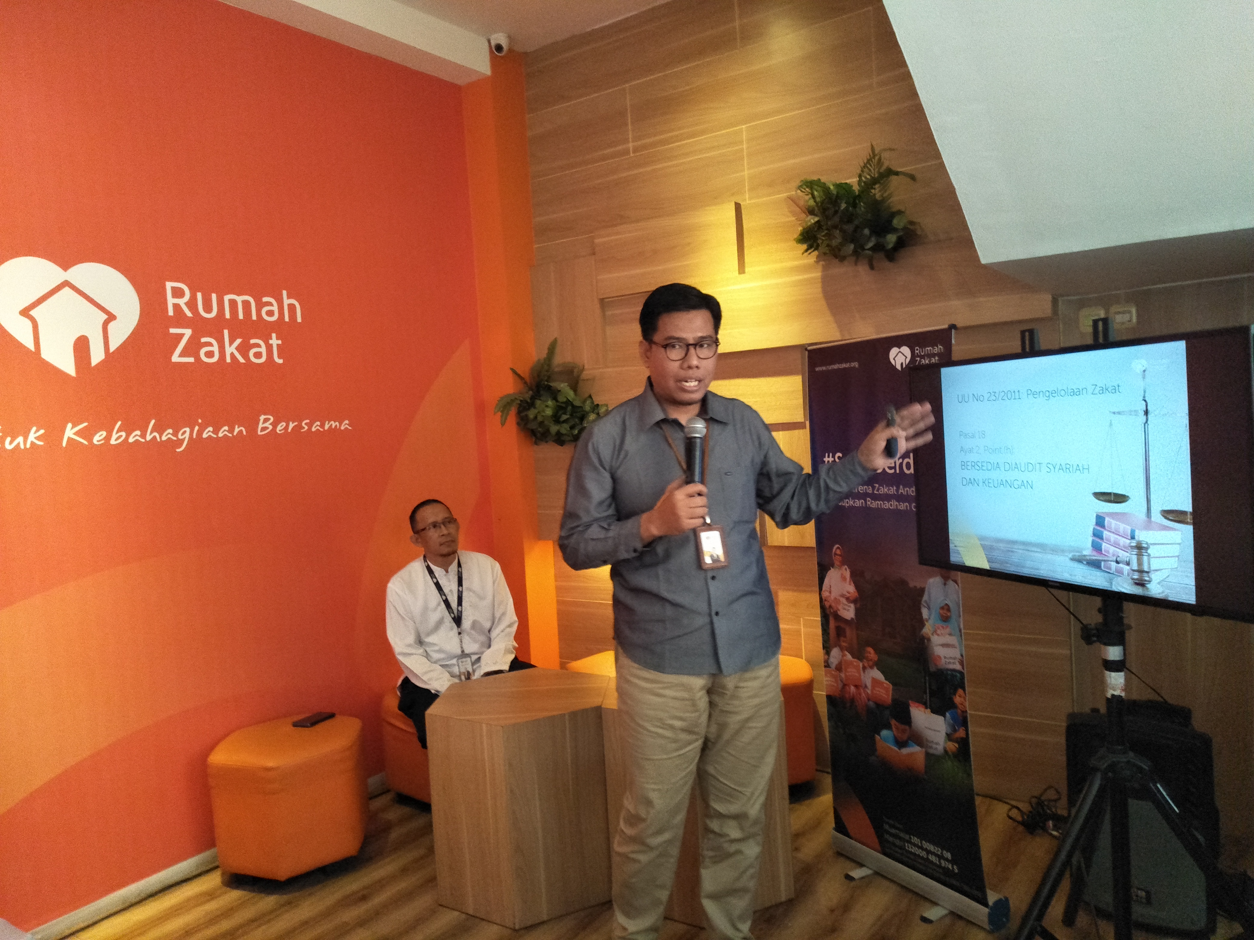 Ceo rumah zakat Nur Efendi 