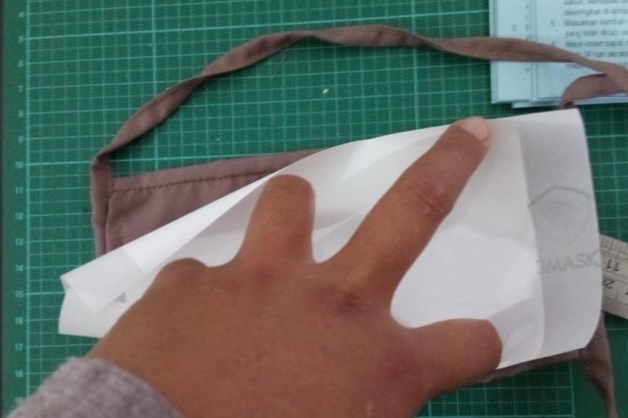 Masker dengan membran ultrafiltrasi karya dosen dan alumni UGM