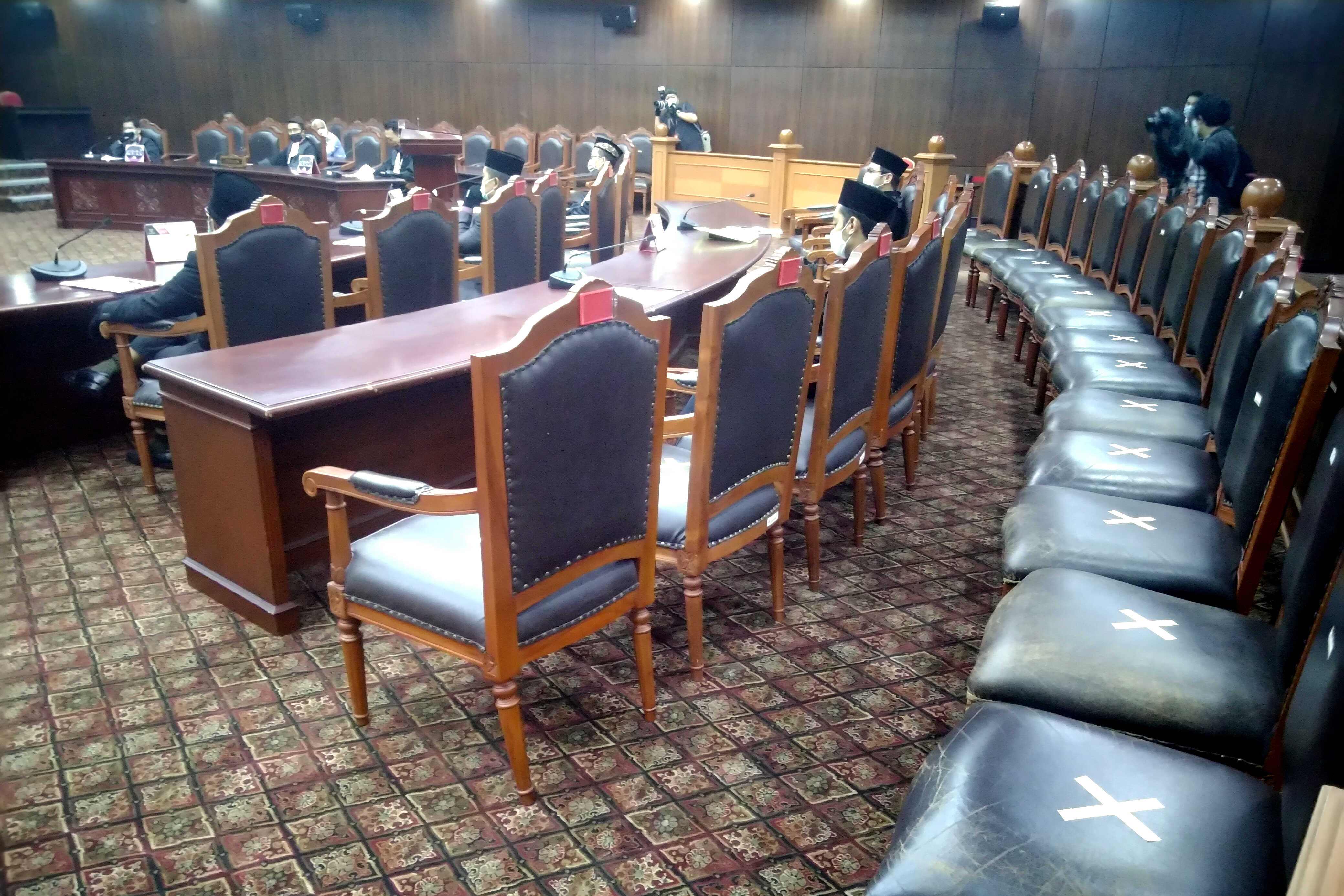 Sidang permohonan uji materi Perppu Nomor 1 Tahun 2020 di Mahkamah Konstitusi, Jakarta, Selasa (28/4). 