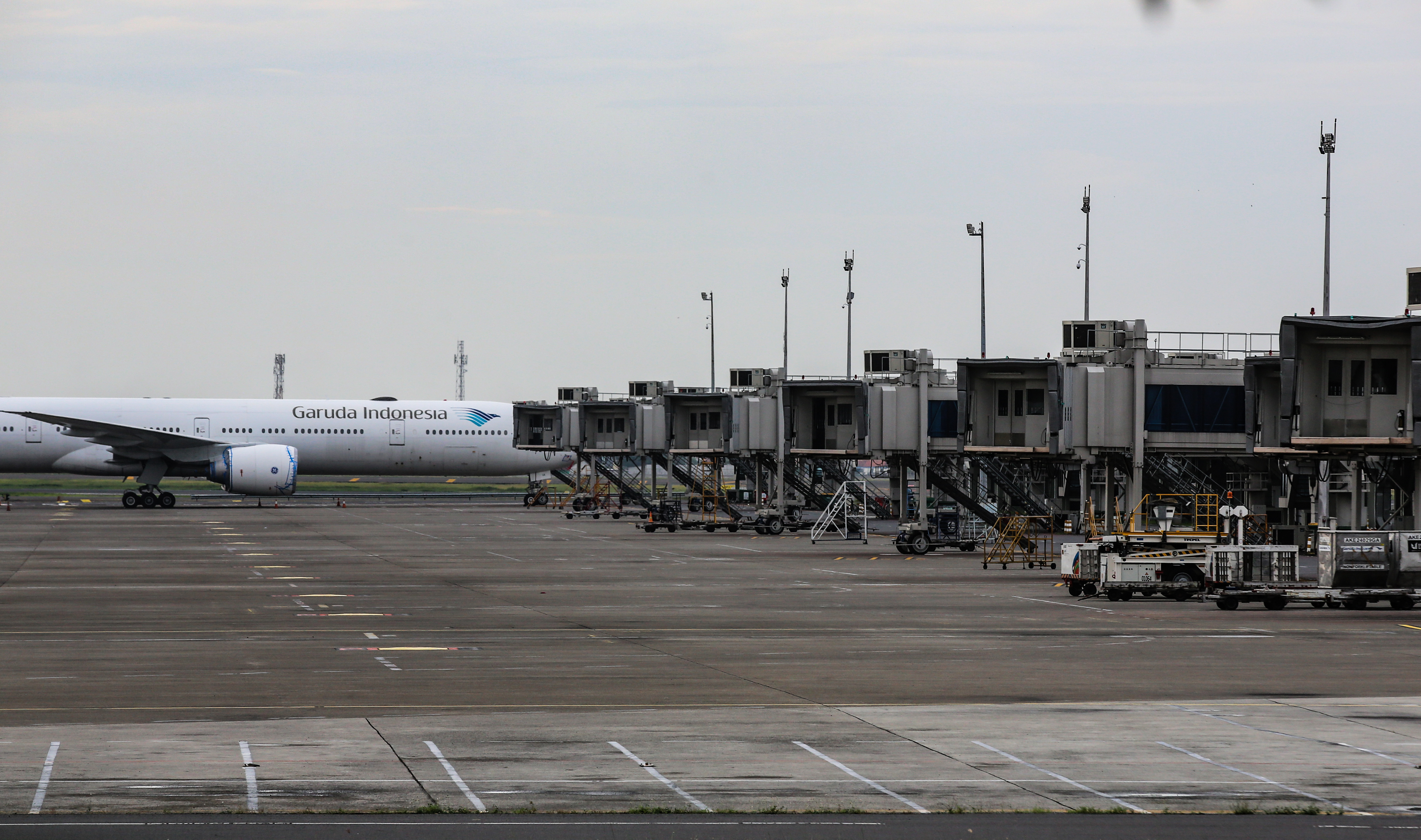 Pesawat parkir di Bandara Soekarno Hatta, Tangerang, Banten, Jumat (24/4)
