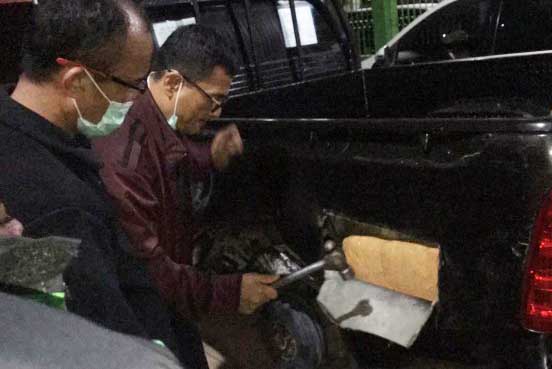 Personel Subdit III Direktorat Reserse Narkoba Polda Jambi menemukan narkoba jenis sabu seberat 39 kg di bodi mobil pickup Hilux.
