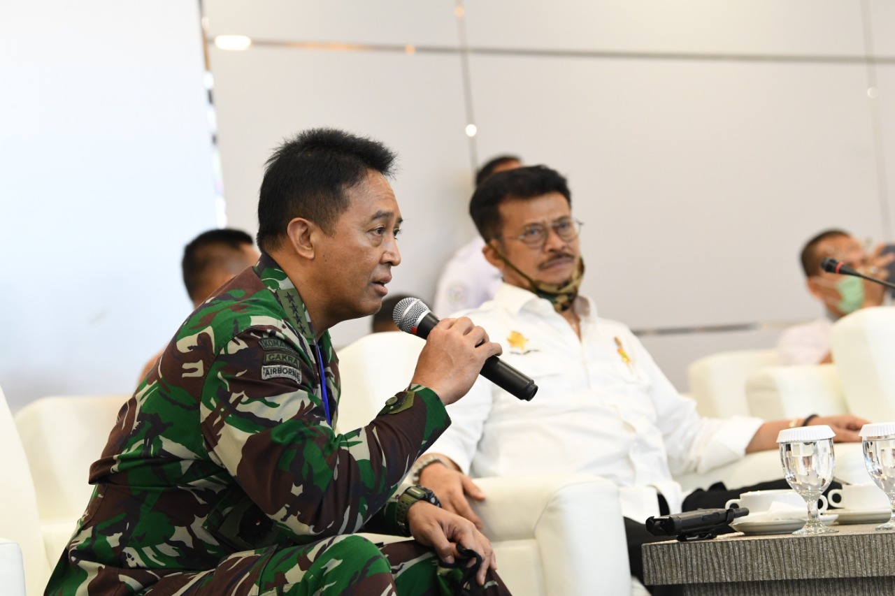 KASAD Jenderal TNI Andika Perkasa (kiri) dan Mentan Syahrul Yasin Limpo. 