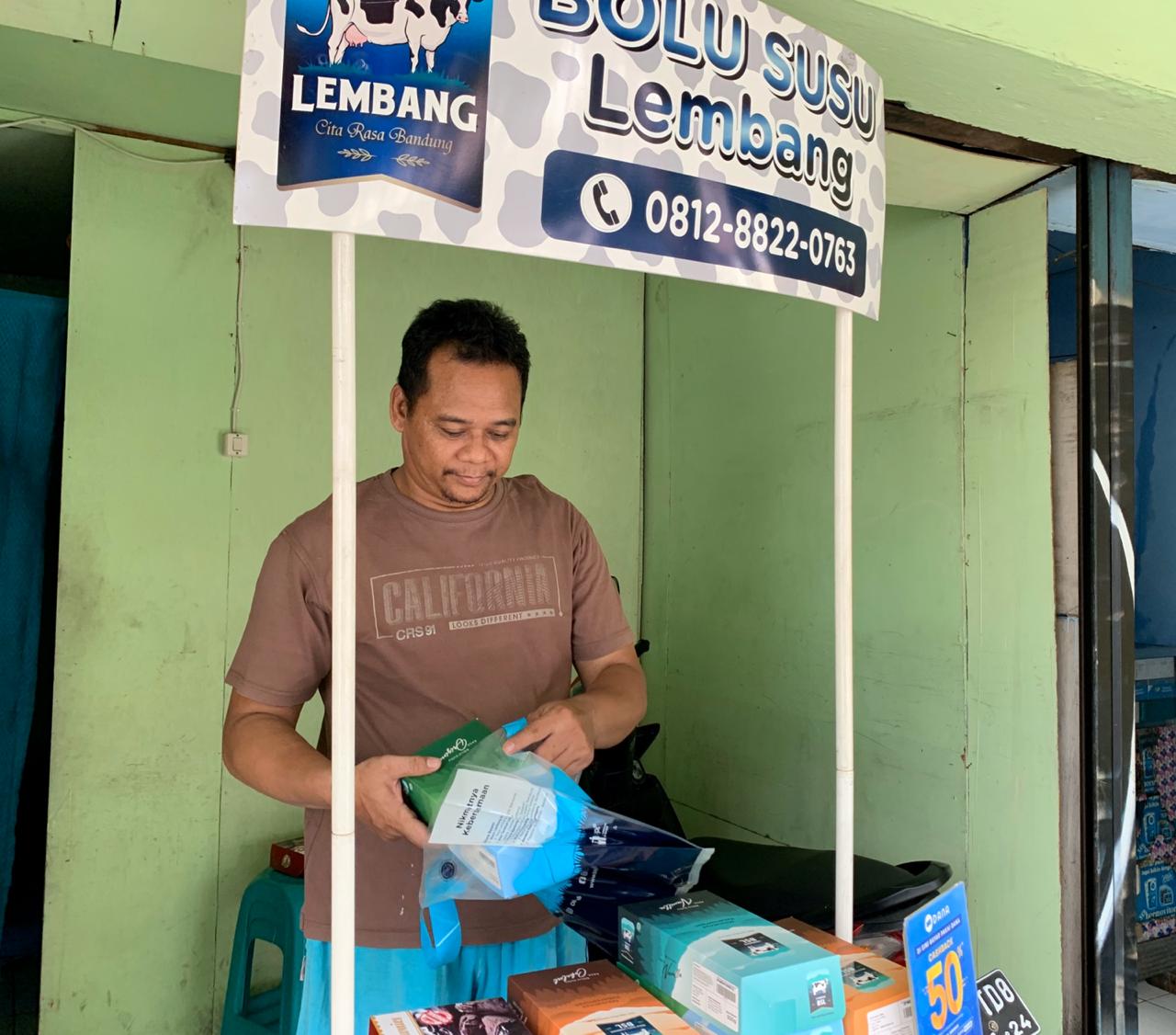 Khairiri biasanya mengantongi pendapatan sebesar Rp8 juta per bulan. Saat ini, pendapatannya menurun hingga 70%.