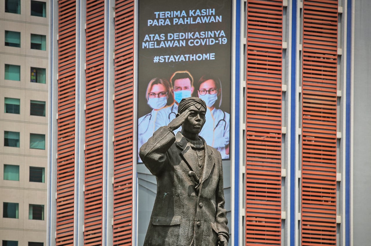 Dukungan dan bangga untuk tenaga medis.