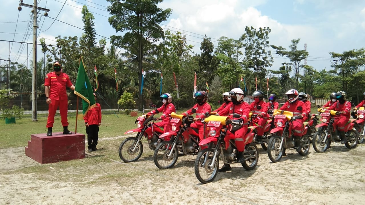 Anggota tim patroli terpadu pencegahan kebakaran hutan dan lahan (karhutla) KLHK. 