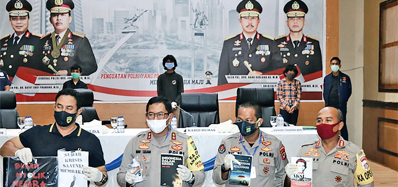 Motif Anarko Membuat Kekacauan