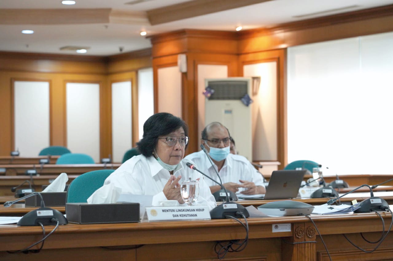 Menteri Lingkungan Hidup dan Kehutanan Siti Nurbaya.