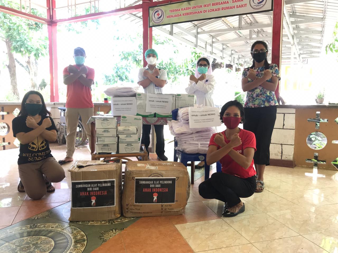 Bantuan APD dari Anak Indonesia Bersatu untuk RS di Sumba