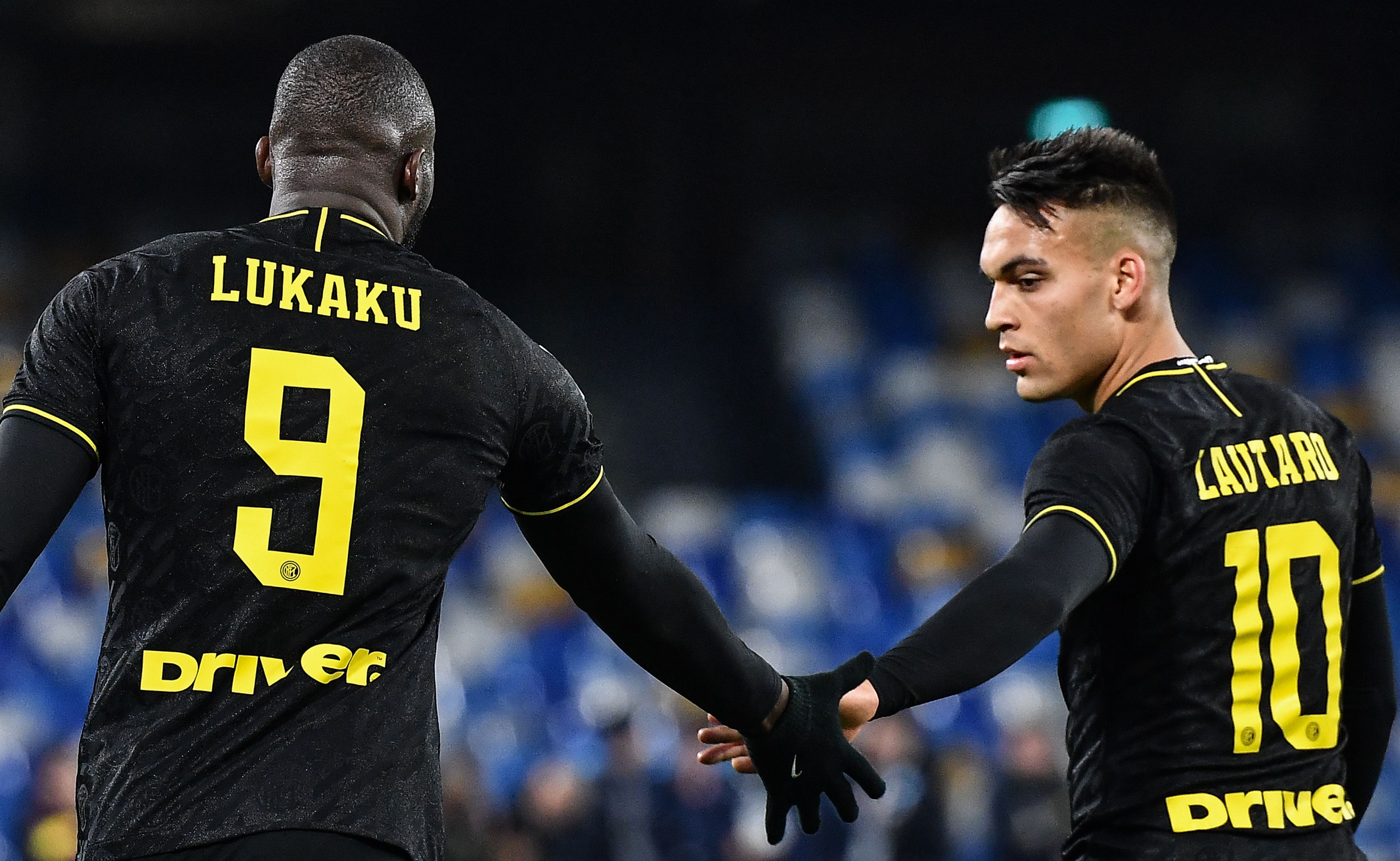 Duet penyerang Inter Milan Romelu Lukaku (kiri) dan Lautaro Martinez