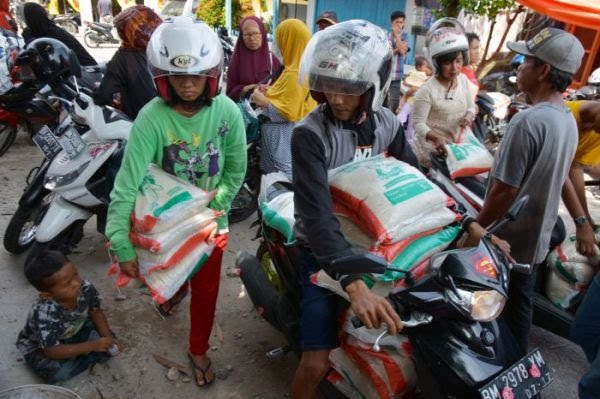 Ilustrasi - Pemberian Sembako.