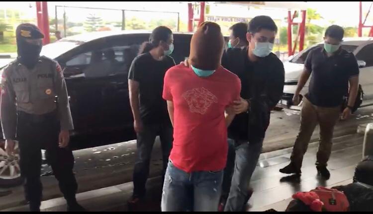 Polda Kalsel datangkan napi dari Kaltara diduga pemilik 208 kilogram sabu yang diselundupkan ke Kalimantan Selatan.