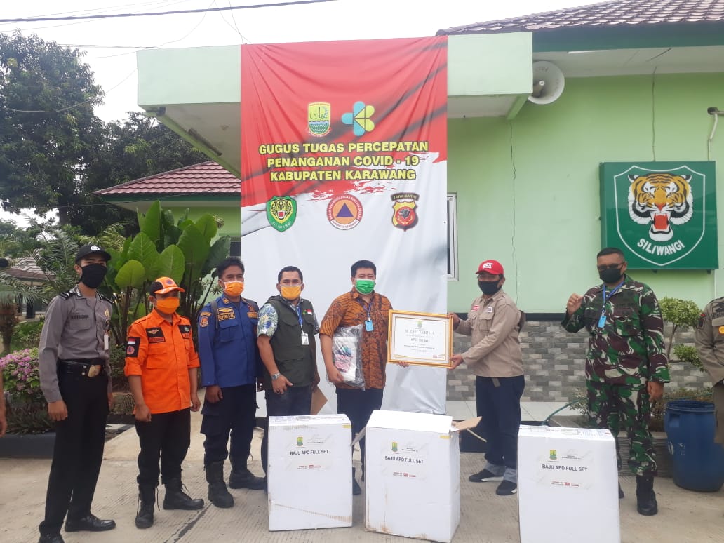 Stapa yang didukung oleh Sampoerna Untuk Indonesia dengan memberikan 100 alat pelindung diri full set, Senin (13/4)