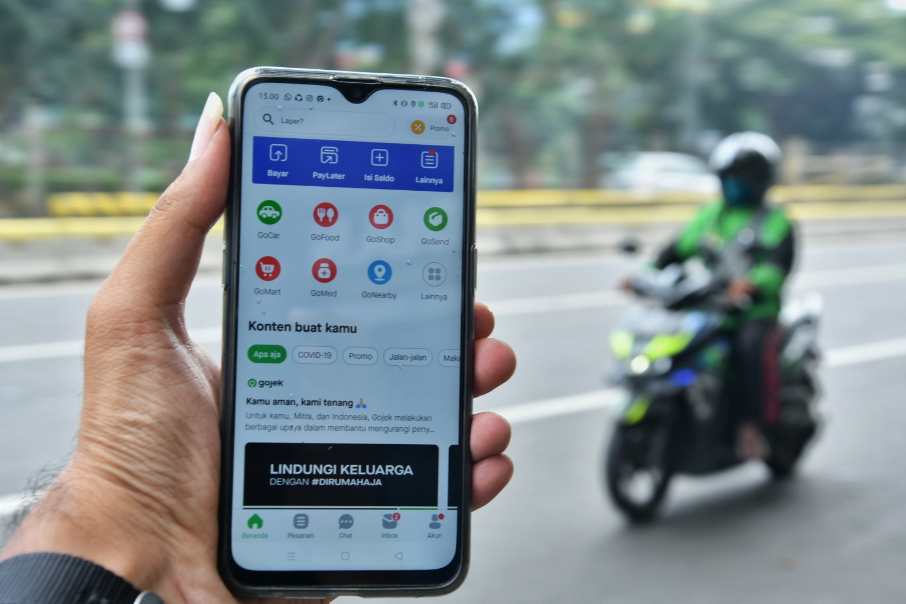 Ojek daring menunjukkan fitur mengangkut penumpang yang hilang dari aplikasi ride sharing