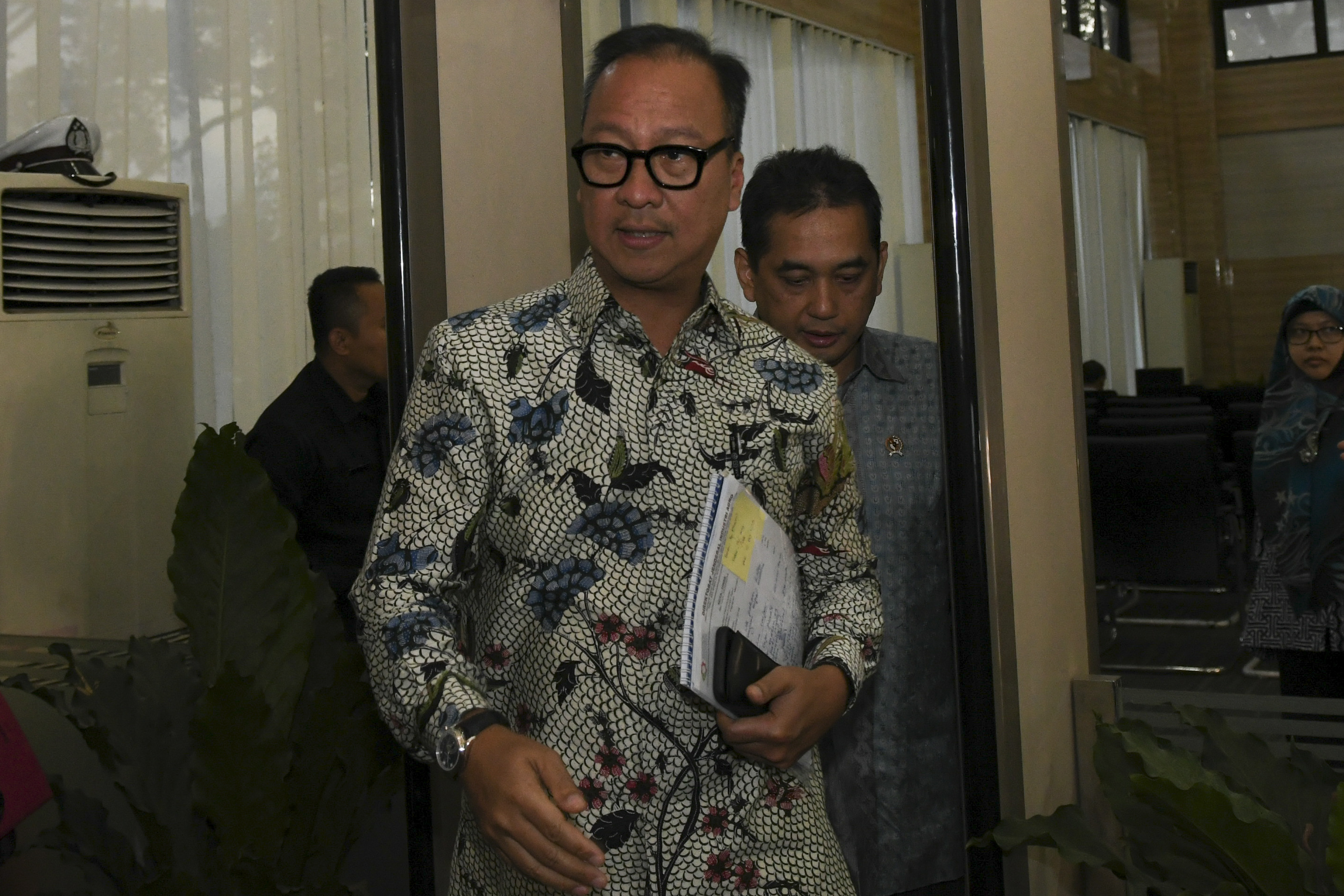  Menteri Perindustrian Agus Gumiwang Kartasasmita