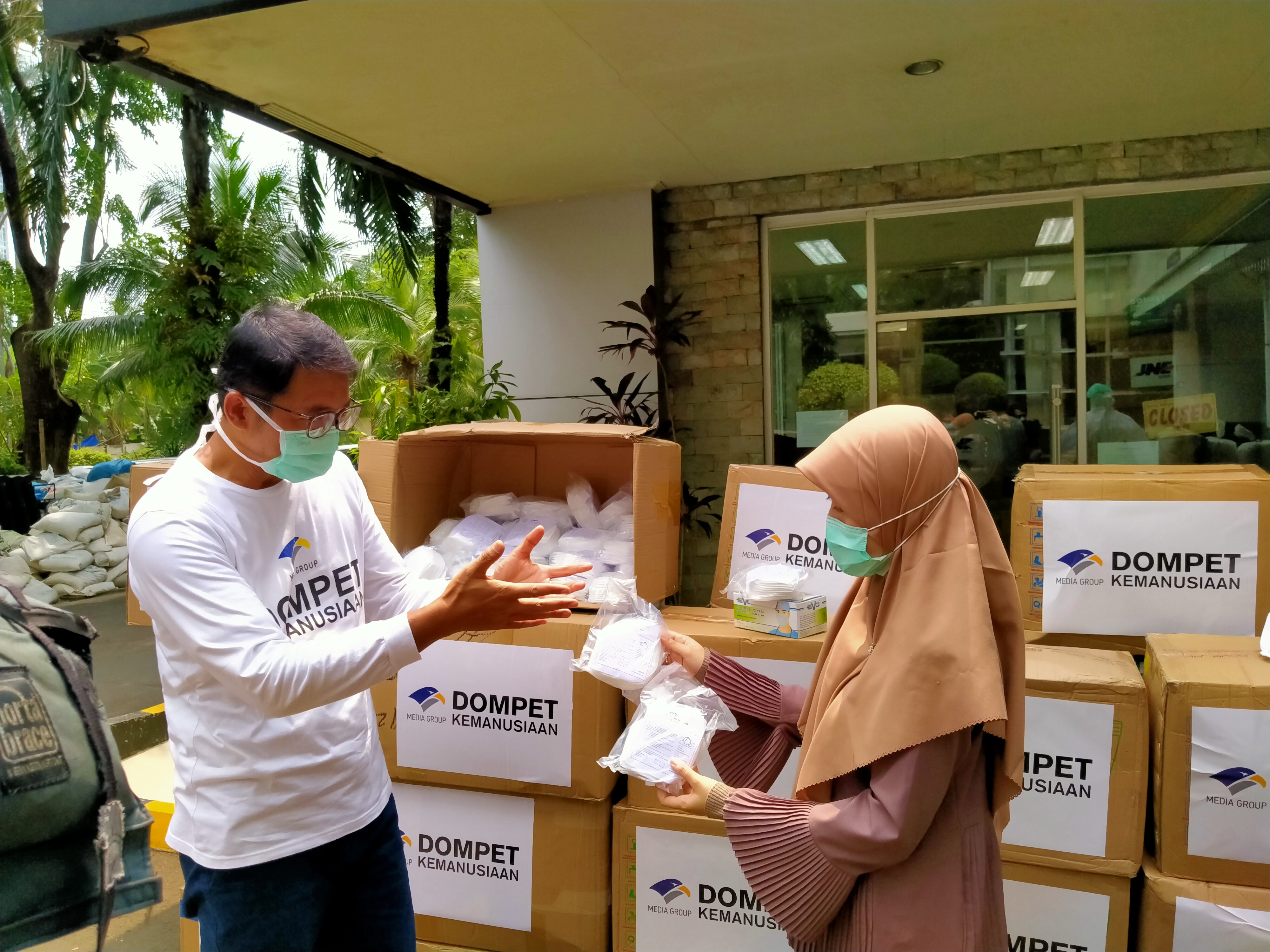 Yayasan Media Group salurkan masker N95