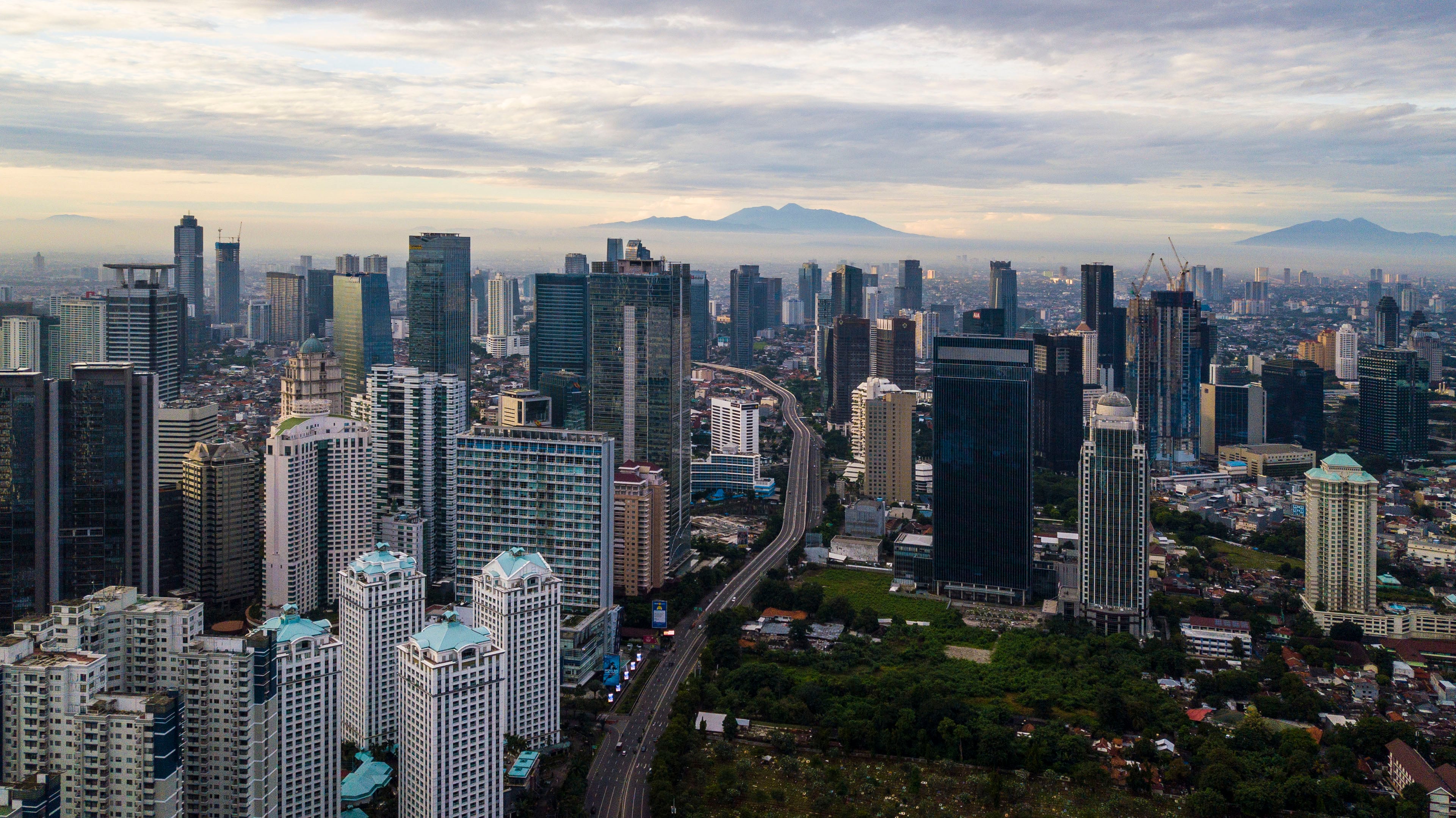 Gedung-gedung perkantoran di Jakarta