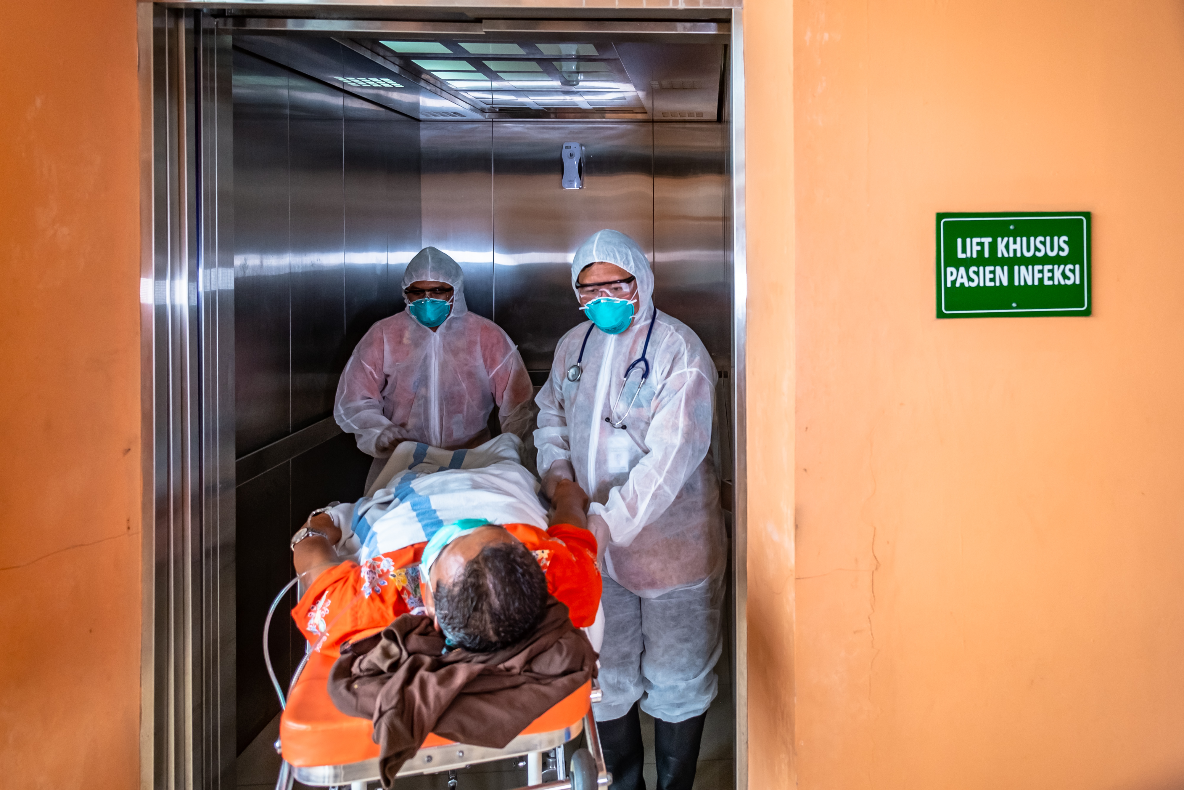 Simulasi penanganan pasien korona di RSUP dr Kariadi Semarang