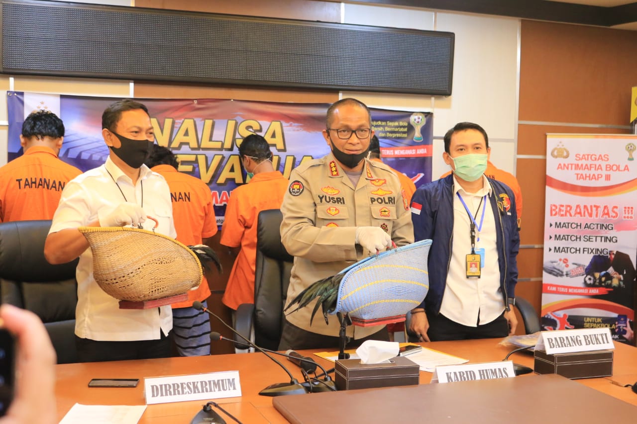 Konperensi pers kasus sabung ayam