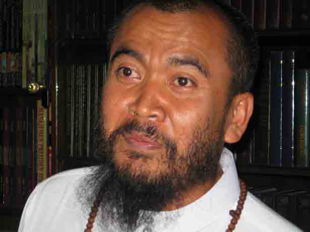 Pudjiono Dwi Cahyo atau kerap dipanggil Syekh Puji