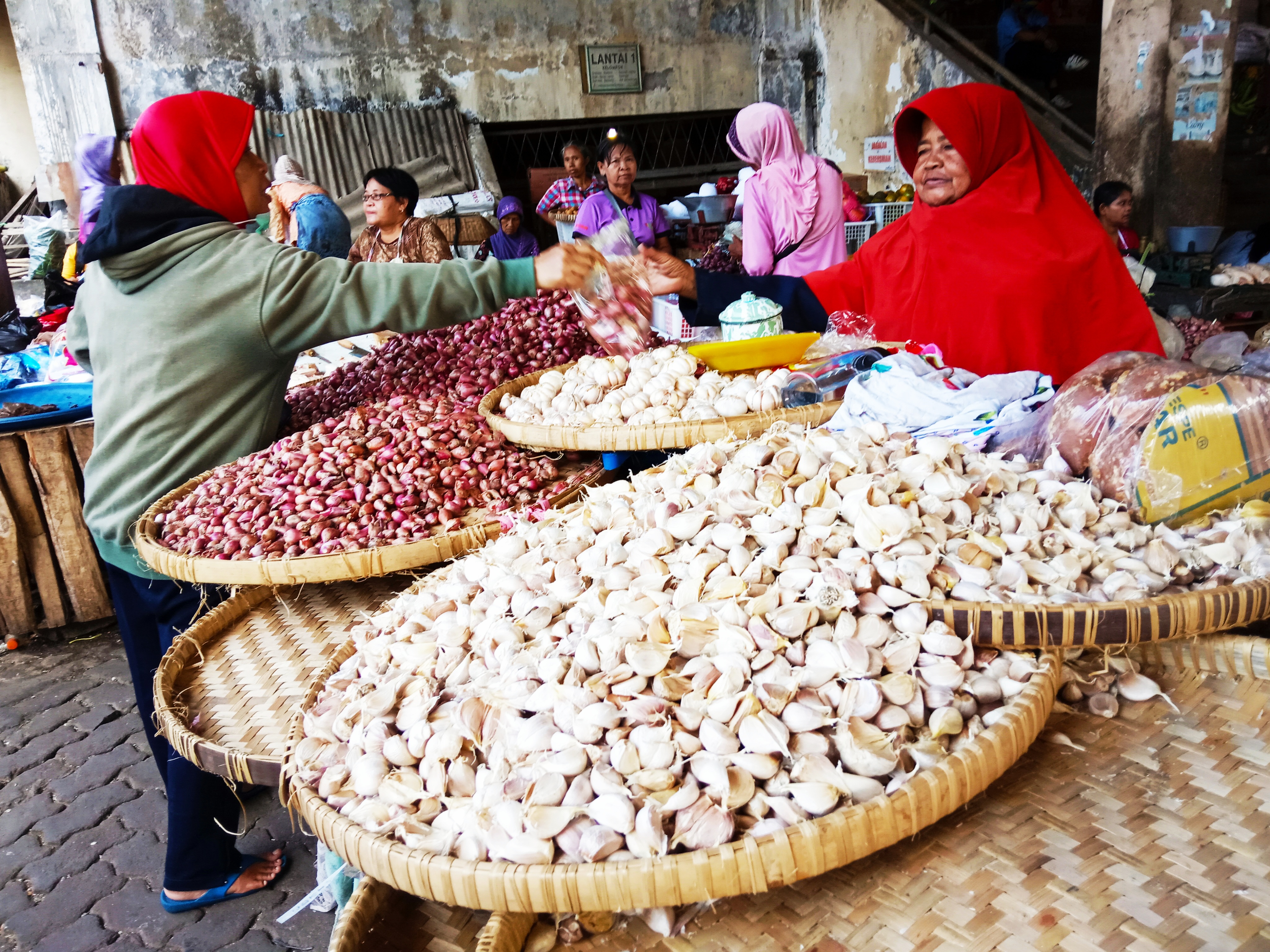 Harga bawang merah dan putih di Palu, Sulteng mengalami penaikan tertinggi.