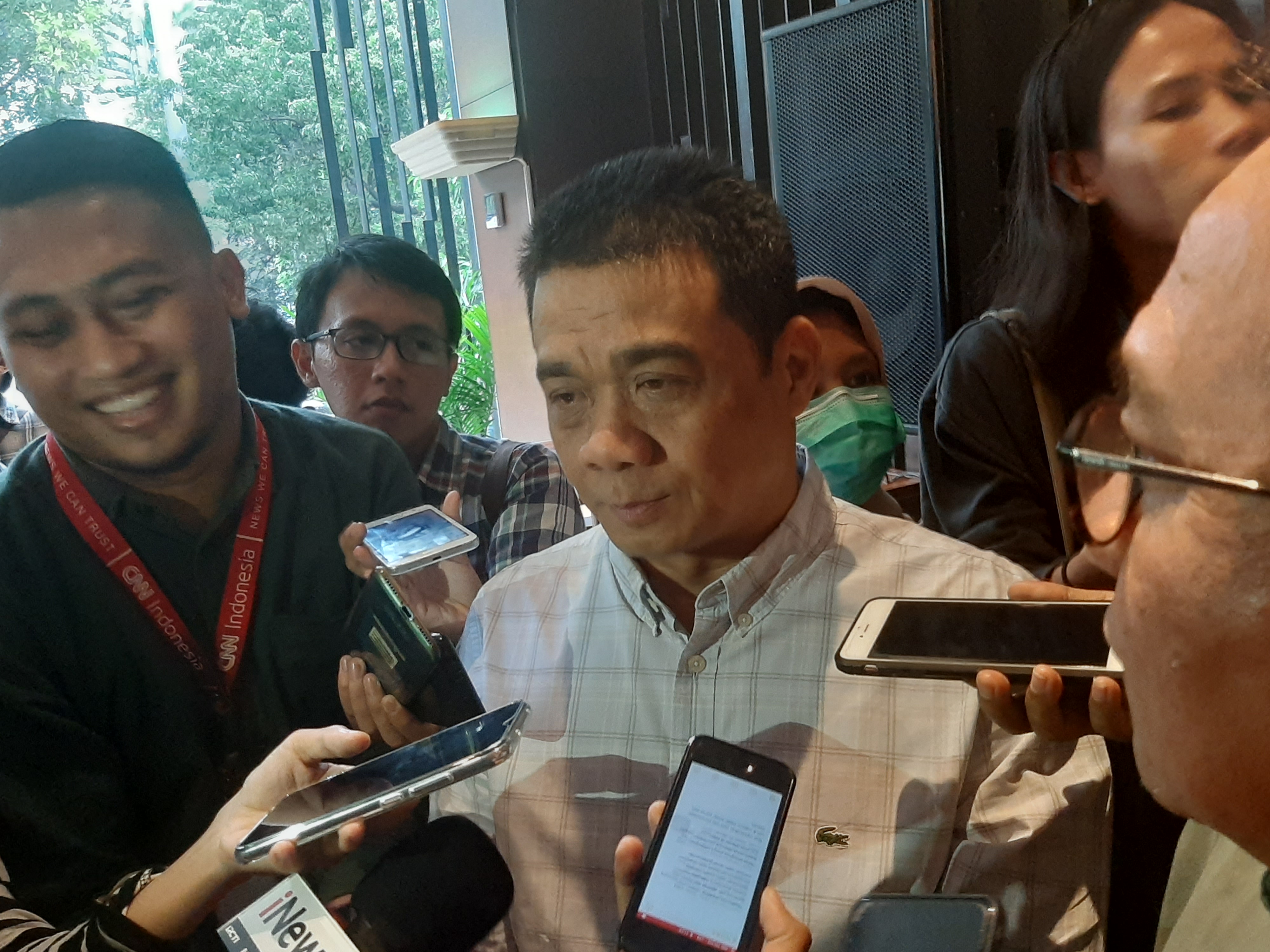 Wagub Terpilih Ahmad Riza Patria (tengah). 