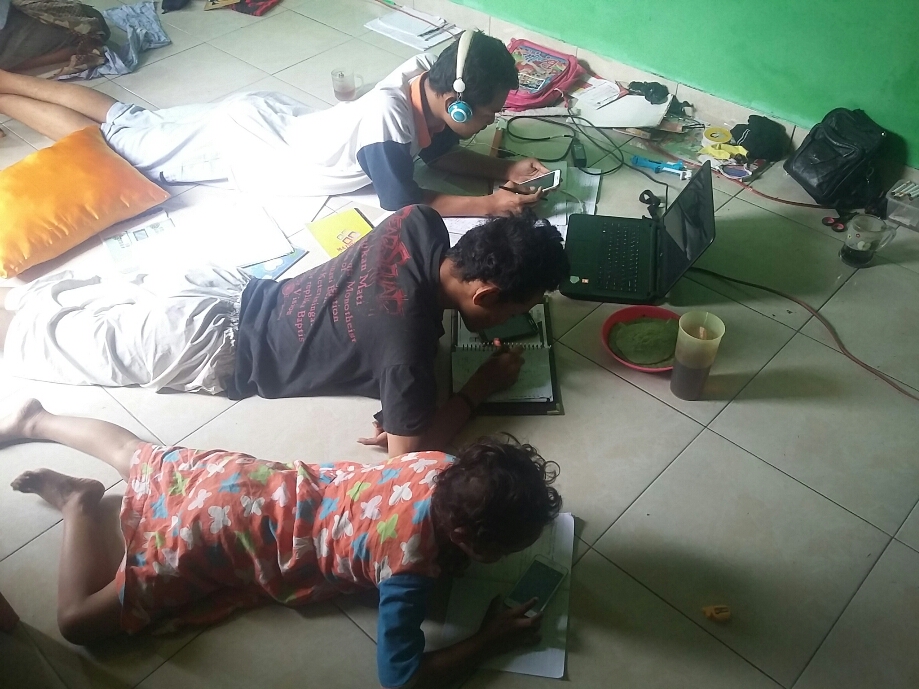 Pemprov Jawa Tengah memperpanjang masa belajar anak-anak di rumah hingga akhir April 2020.