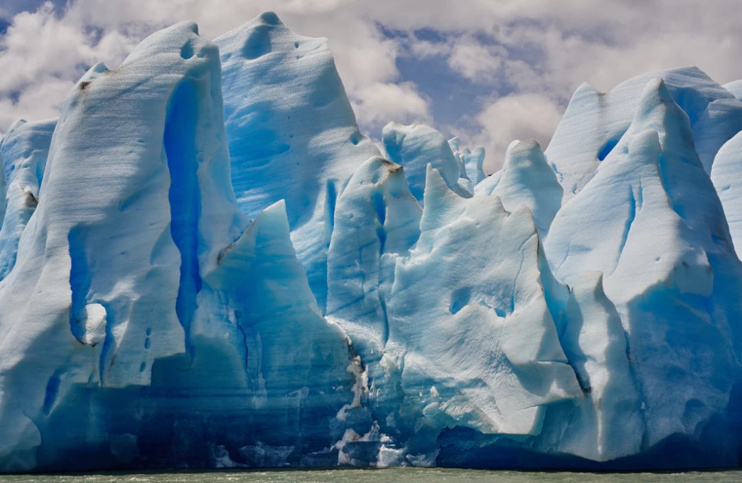 Ilmuwan Jerman memprediksi jika lapisan es di Arktik, Kutub Utara akan hilang sebelum musim panas 2050.