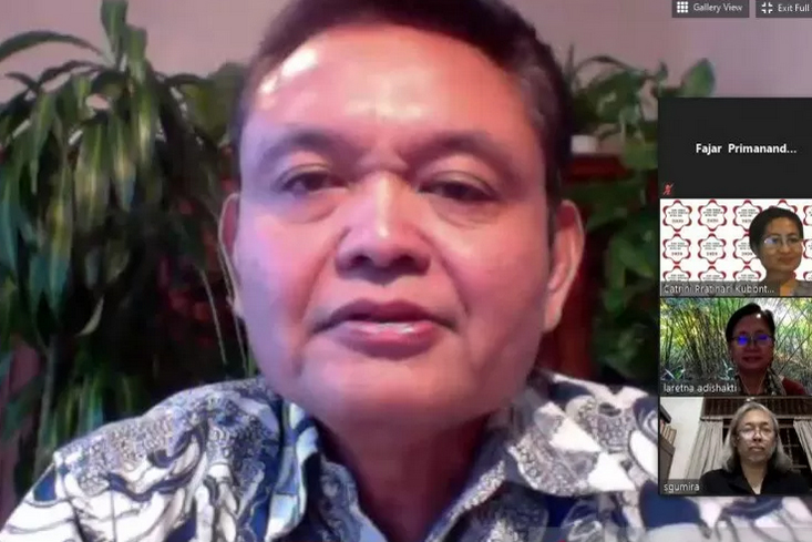 Dubes RI untuk Swedia, Bagas Hapsoro, memberikan sambutan penutup pada acara World Heritage Day yang digelar secara daring, Sabtu (18/4).