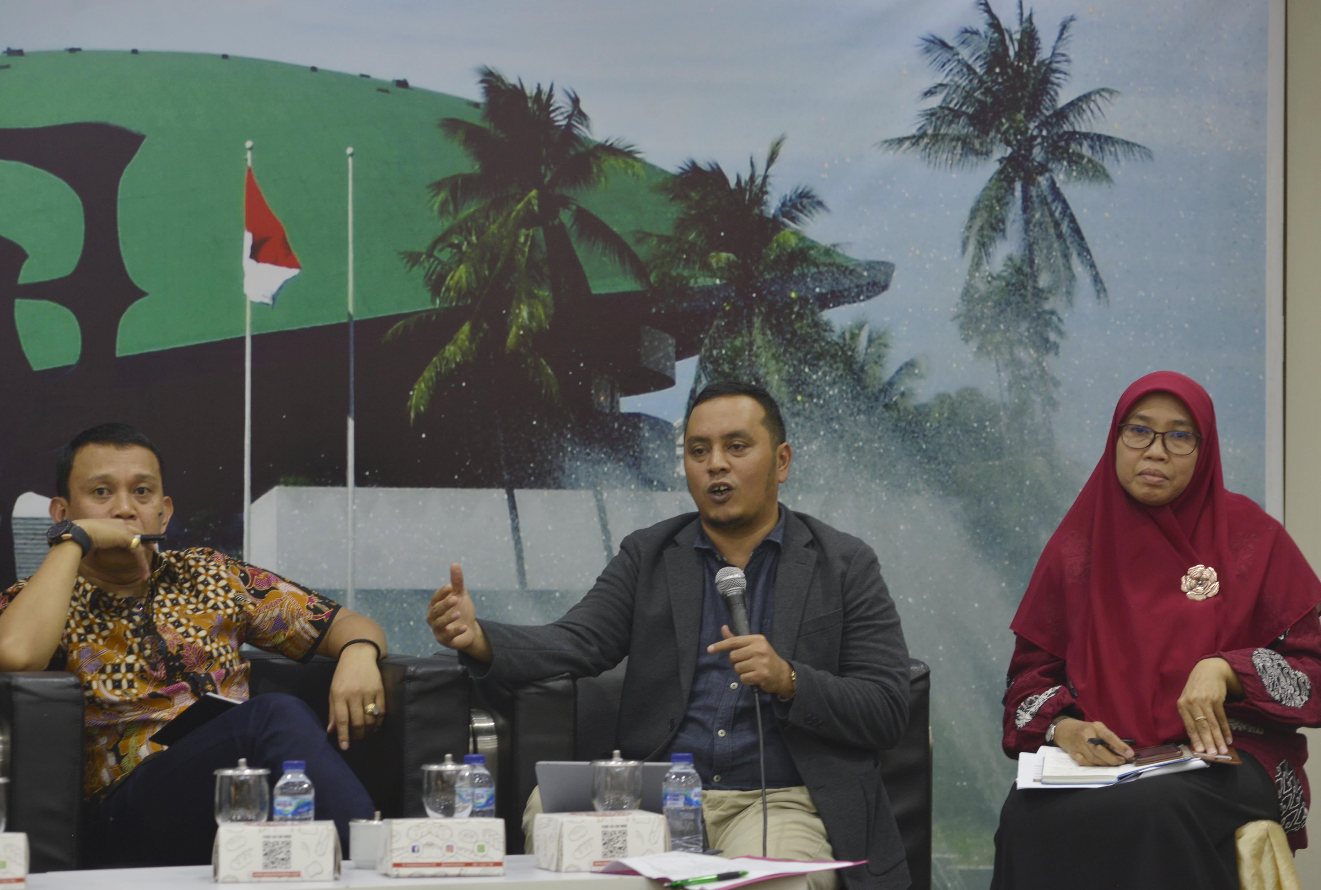  Wakil Ketua Baleg DPR RI Fraksi Nasdem, Willy Aditya (tengah)  dalam diskusi Legislasi DPR bertema Kesiapan DPR Bahas Omnibus Law. 