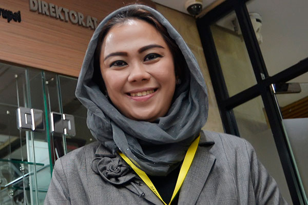 Bupati Karawang Cellica Nurrachadiana 